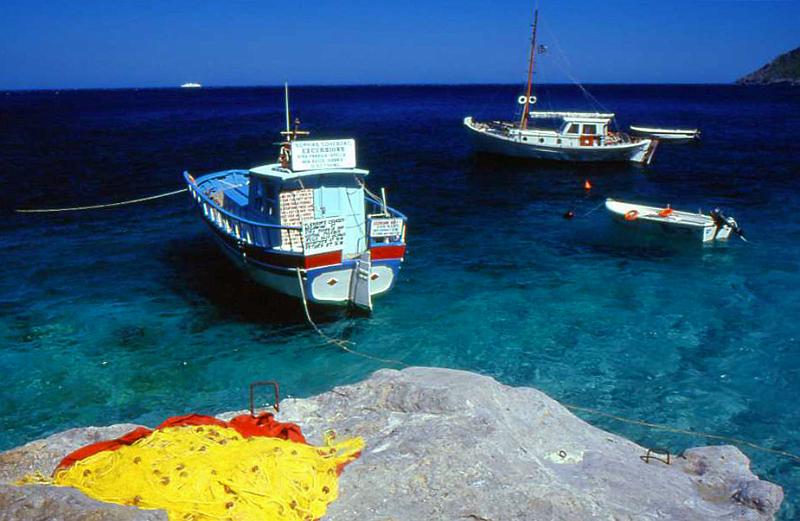 156-Karpathos (Kinà Panaghia) , 15 agosto 1998.jpg